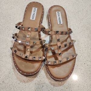 Steve Madden 7.5 Stud Sandals